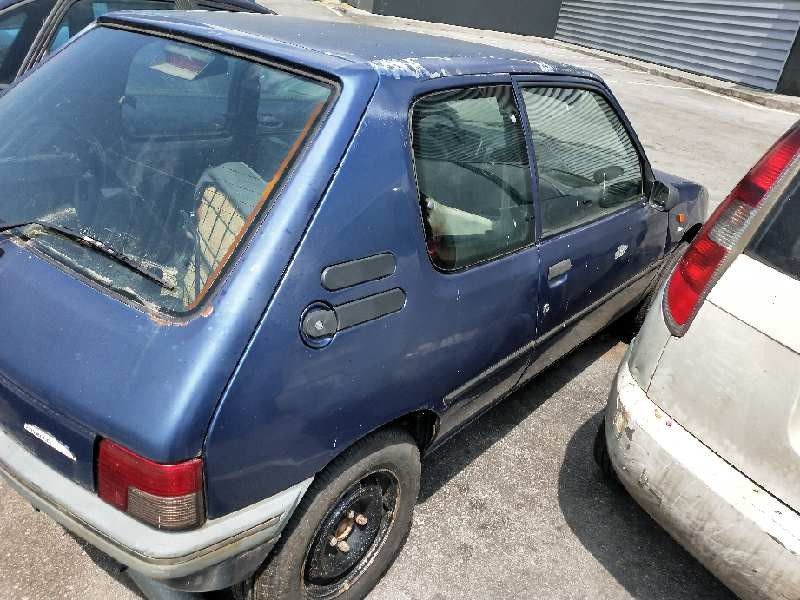 peugeot 205 berlina del año 1998