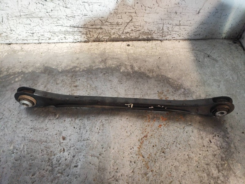 Recambio de brazo suspension superior trasero derecho para volkswagen touareg (7p5) v6 tdi bluemotion referencia OEM IAM 7P05015