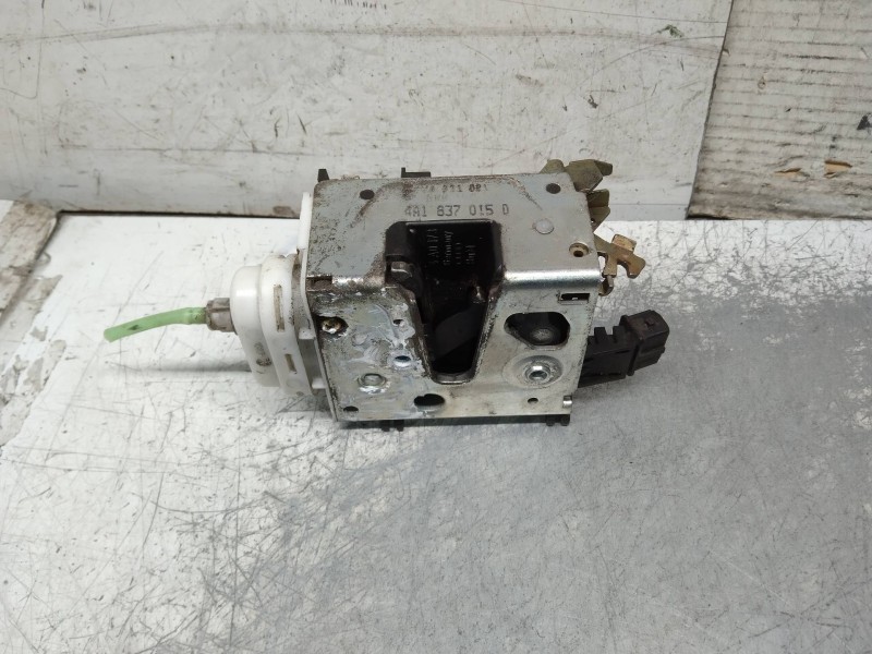 Recambio de motor cierre centralizado delantero izquierdo para audi a6 berlina (c4) 2.5 tdi referencia OEM IAM 4A1837015D  4P