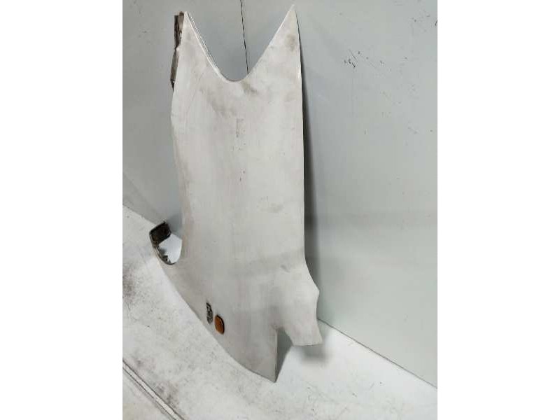 Recambio de aleta delantera izquierda para toyota avensis verso (m20) 2.0 turbodiesel cat referencia OEM IAM   