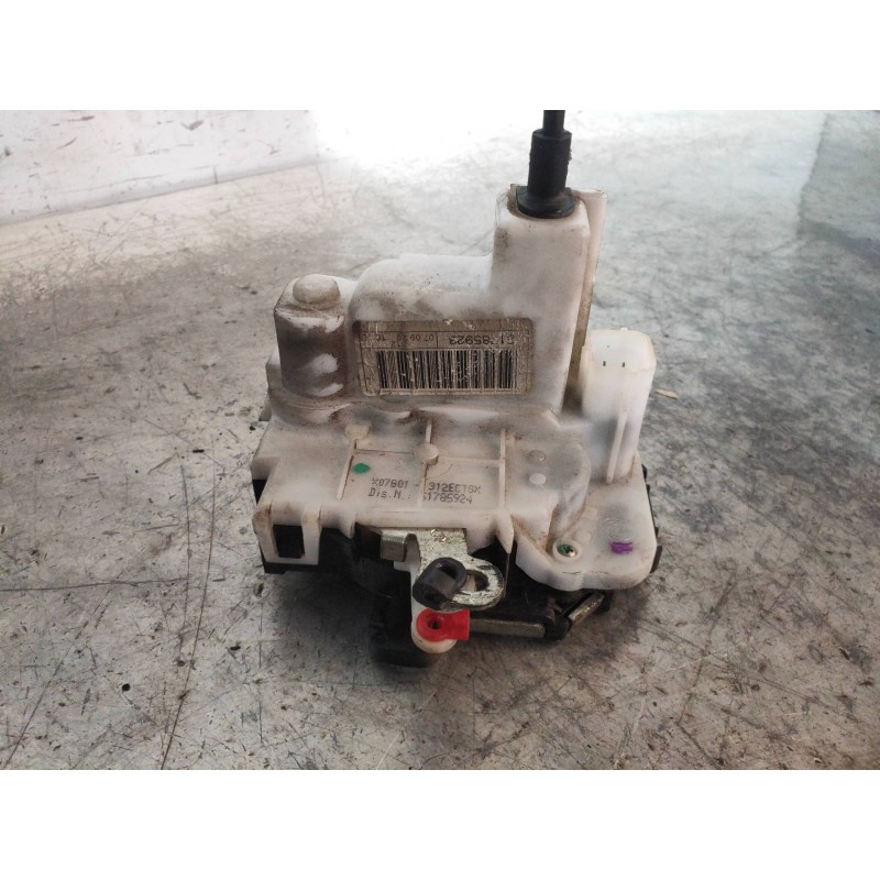 Recambio de motor cierre centralizado delantero izquierdo para fiat nuova 500 (150) lounge referencia OEM IAM 51785923  