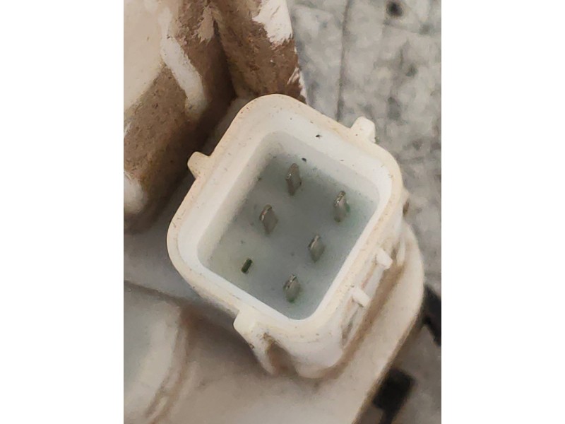 Recambio de motor cierre centralizado delantero izquierdo para fiat nuova 500 (150) lounge referencia OEM IAM 51785923  