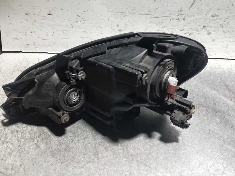 Recambio de faro derecho para toyota avensis verso (m20) 2.0 turbodiesel cat referencia OEM IAM   