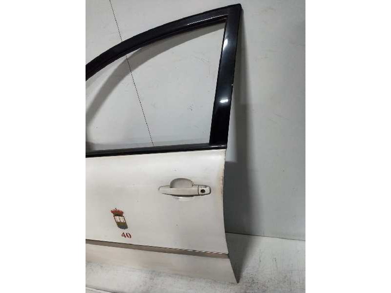 Recambio de puerta delantera izquierda para toyota avensis verso (m20) 2.0 turbodiesel cat referencia OEM IAM   