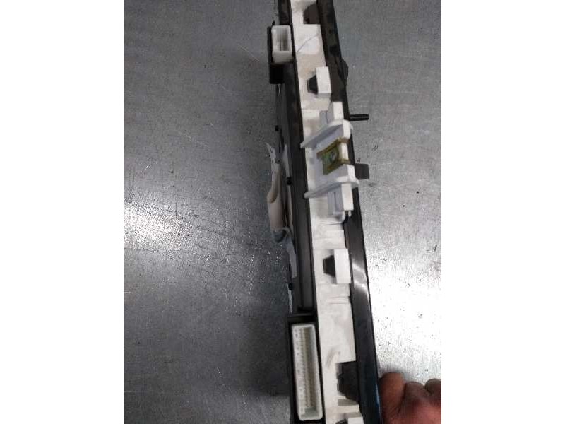 Recambio de cuadro instrumentos para toyota corolla (e12) 2.0 turbodiesel cat referencia OEM IAM 8380002760 110080107004 