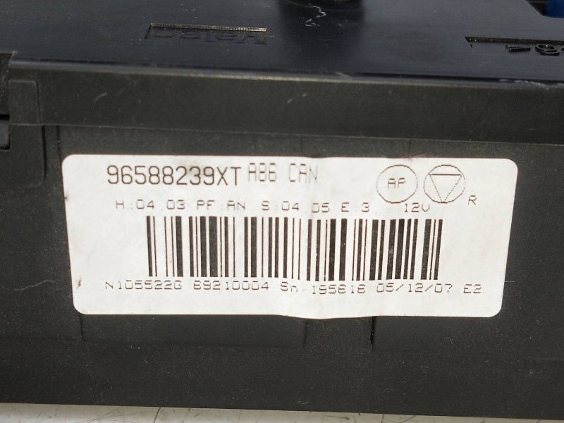 Recambio de mando calefaccion / aire acondicionado para citroen c3 1.4 hdi audace sensodrive referencia OEM IAM 96588239XT  