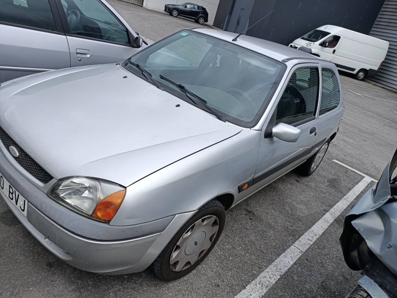 ford fiesta berlina (dx) del año 2002