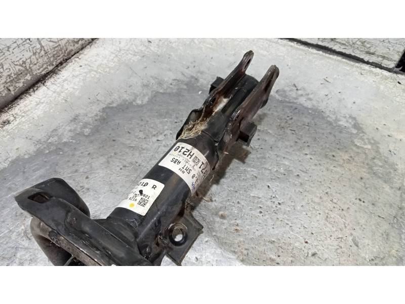 Recambio de amortiguador delantero derecho para kia rio (yb) drive referencia OEM IAM 54660H8200  