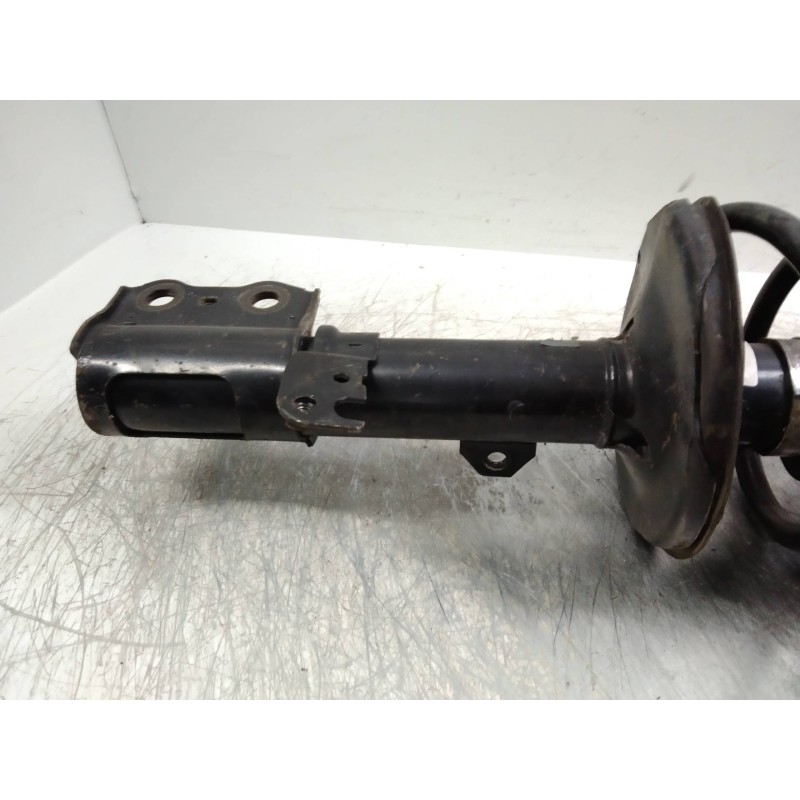 Recambio de amortiguador delantero derecho para toyota corolla (e12) 2.0 d-cat referencia OEM IAM   