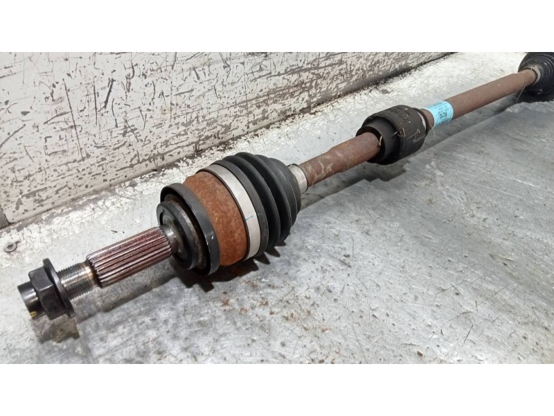 Recambio de transmision delantera derecha para kia rio (yb) drive referencia OEM IAM 49501H8100  