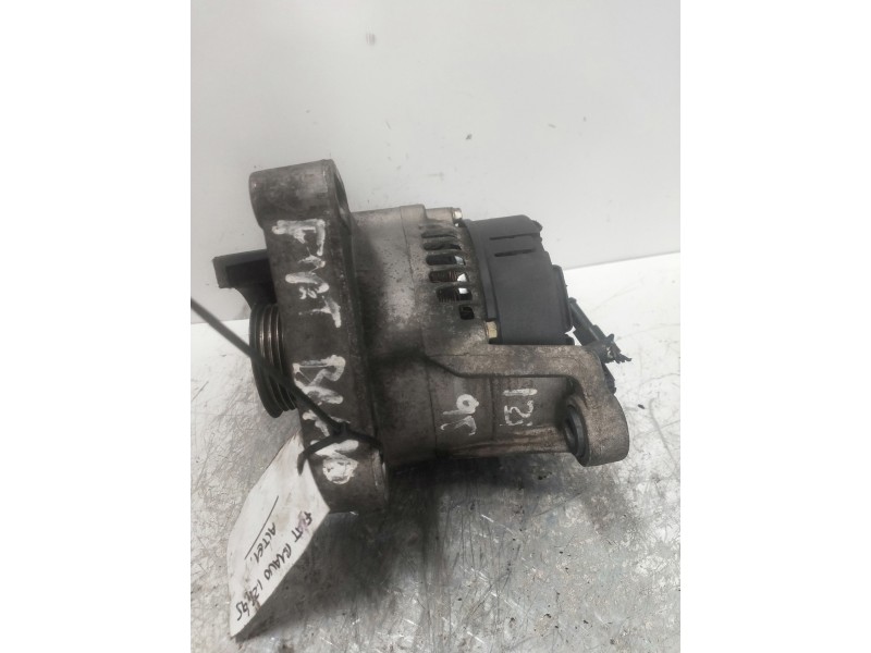 Recambio de alternador para fiat bravo (182) 16v 80 sx referencia OEM IAM 63321629  
