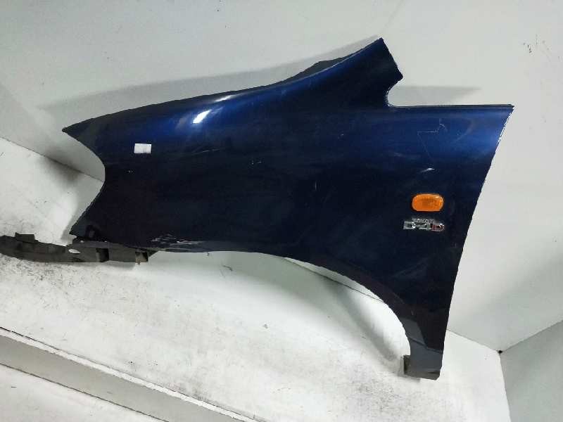 Recambio de aleta delantera izquierda para toyota avensis verso (m20) 2.0 turbodiesel cat referencia OEM IAM   