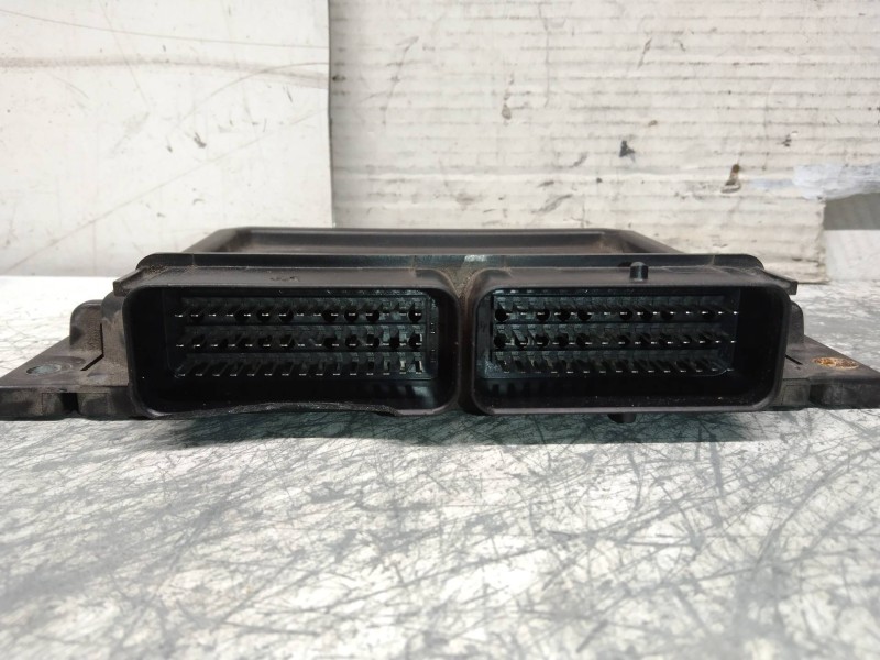 Recambio de centralita motor uce para renault megane i fase 2 berlina (ba0) 1.9 d expression referencia OEM IAM R04010029D 77001