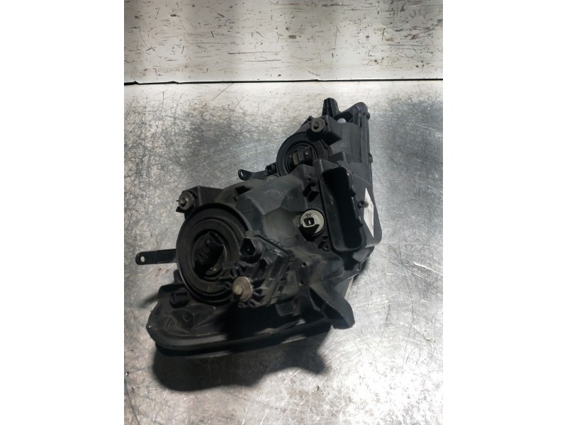 Recambio de faro izquierdo para toyota avensis verso (m20) 2.0 turbodiesel cat referencia OEM IAM   