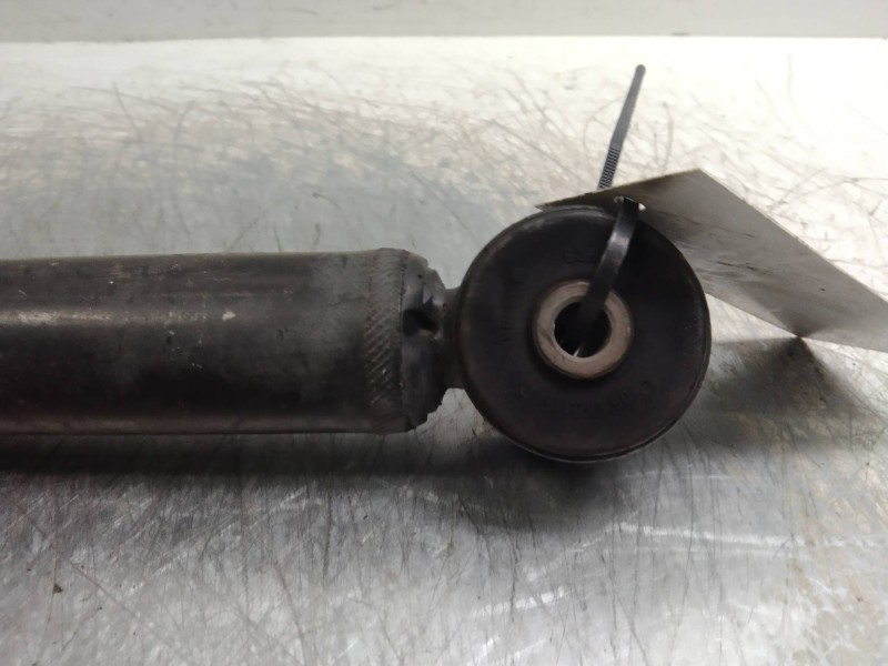 Recambio de amortiguador trasero para seat arosa (6h1) 1.0 referencia OEM IAM    Recambio de amortiguador trasero para seat arosa (6h1) 1.0 referencia OEM IAM