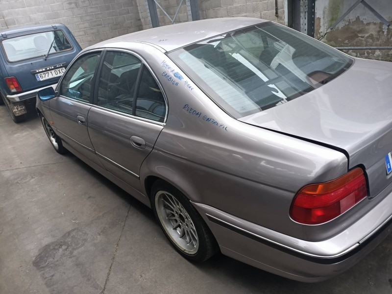 bmw serie 5 berlina (e39) del año 2000
