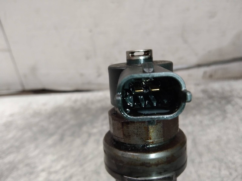 Recambio de inyector para opel astra h berlina enjoy referencia OEM IAM 0445110175  