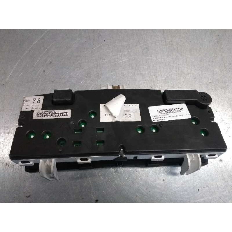 Recambio de cuadro instrumentos para toyota corolla (e12) 2.0 turbodiesel cat referencia OEM IAM 8380002760 110080107004 