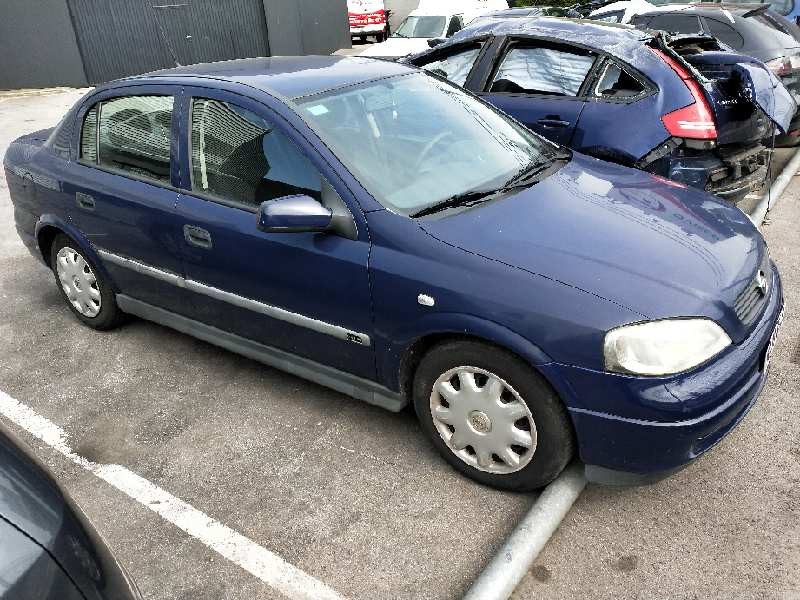 opel astra g berlina del año 2001