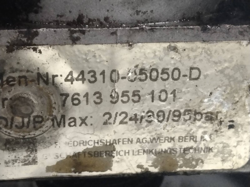 Recambio de bomba direccion para toyota avensis berlina (t 22) 2.0 16v cat referencia OEM IAM 7613955101  