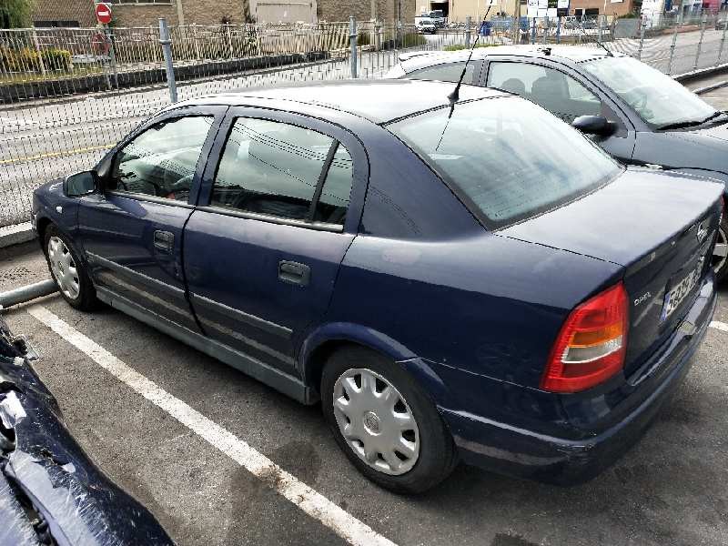opel astra g berlina del año 2001