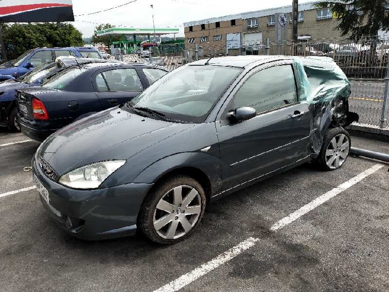 ford focus berlina (cak) del año 2004