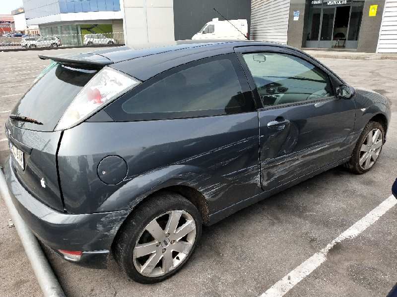 ford focus berlina (cak) del año 2004