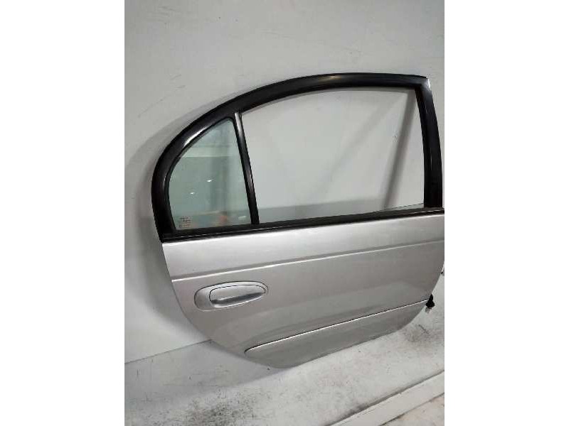 Recambio de puerta trasera derecha para toyota avensis berlina (t 22) 1.6 16v referencia OEM IAM  4P 