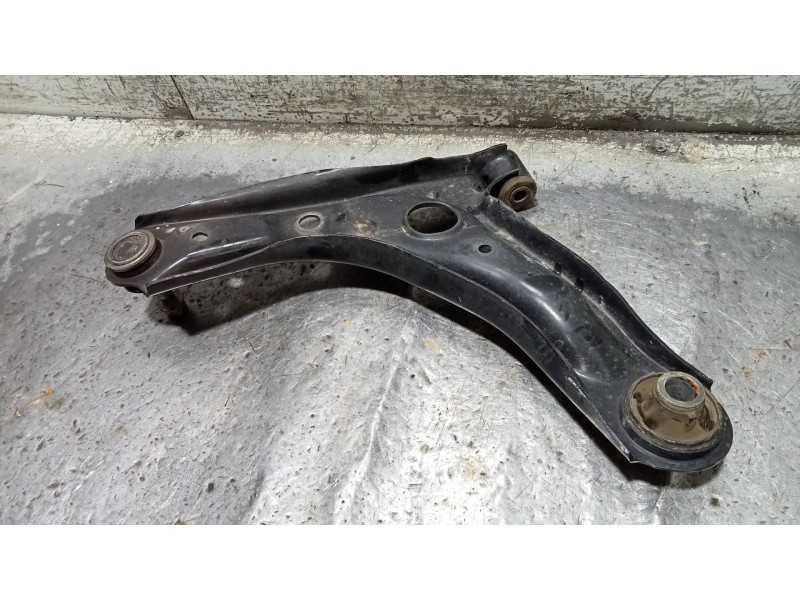 Recambio de brazo suspension inferior delantero derecho para citroen c1 city edition referencia OEM IAM   