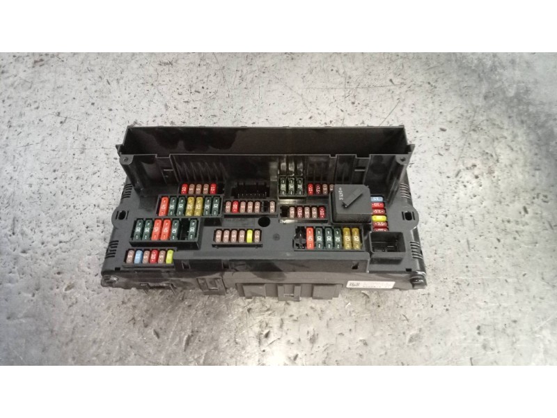 Recambio de caja reles / fusibles para bmw serie 5 lim. (f10) 535d xdrive referencia OEM IAM 925281501 317033442E 