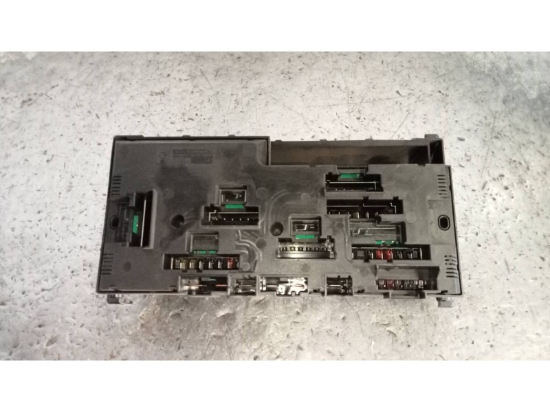 Recambio de caja reles / fusibles para bmw serie 5 lim. (f10) 535d xdrive referencia OEM IAM 925281501 317033442E 