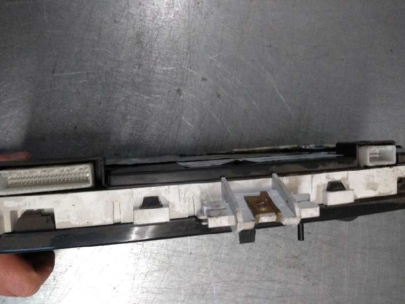 Recambio de cuadro instrumentos para toyota corolla (e12) 1.6 16v referencia OEM IAM 8380002751 110080107003 