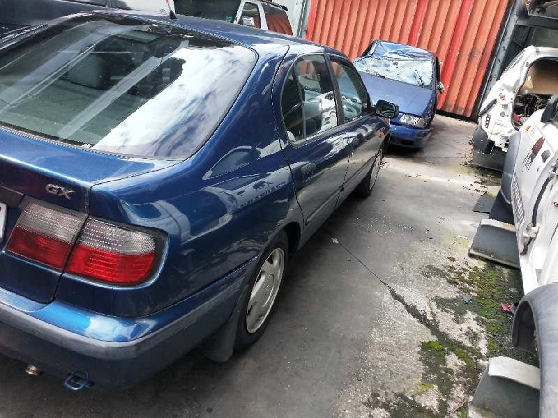 nissan primera berlina (p11) del año 1998