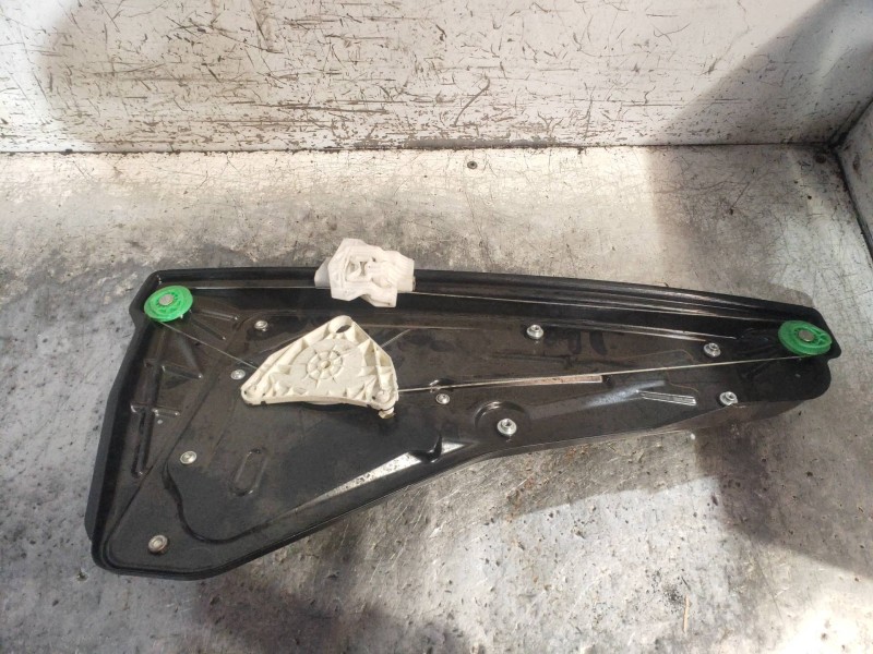 Recambio de elevalunas trasero derecho para land rover range rover sport v6 td se referencia OEM IAM AH2227000AA  