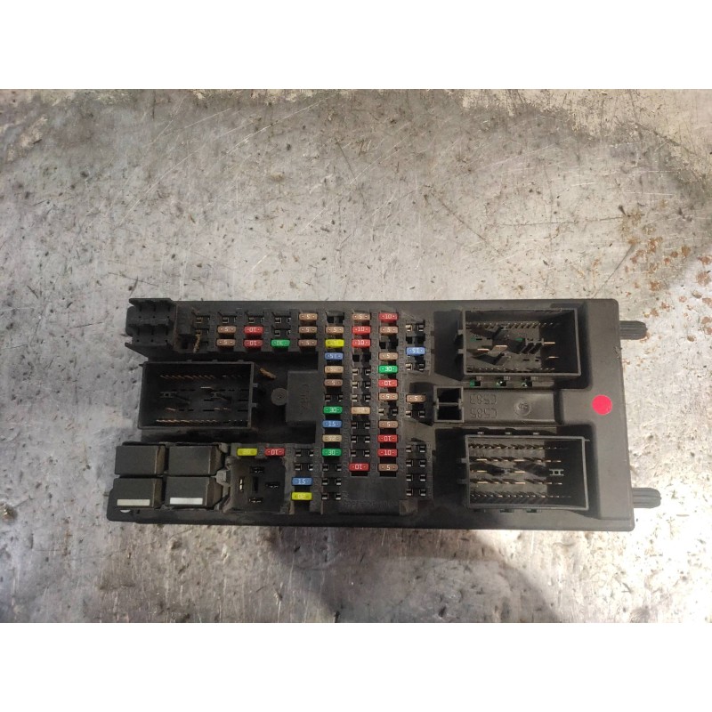 Recambio de caja reles / fusibles para land rover range rover sport v6 td se referencia OEM IAM AH2214F041BF  