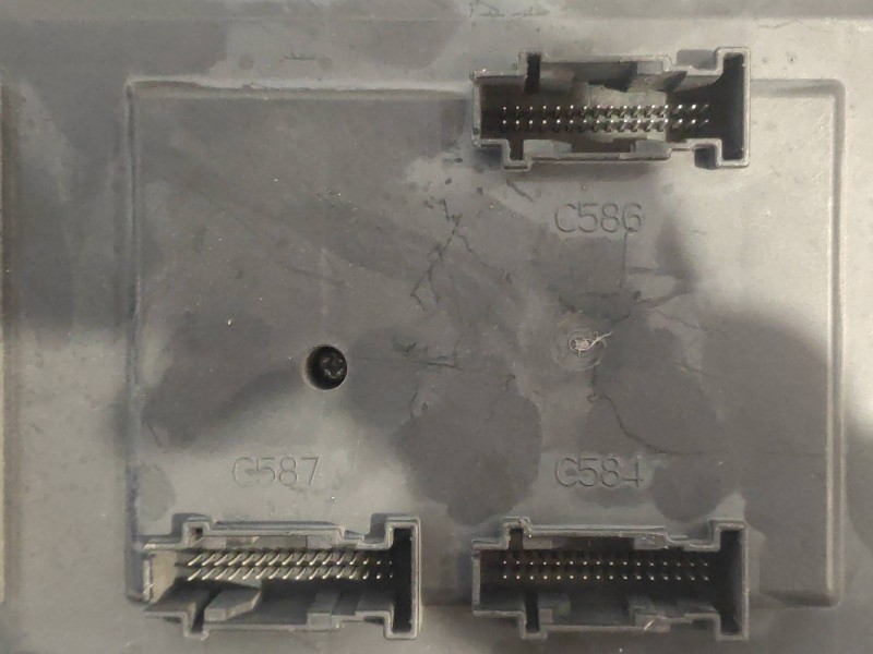 Recambio de caja reles / fusibles para land rover range rover sport v6 td se referencia OEM IAM AH2214F041BF  