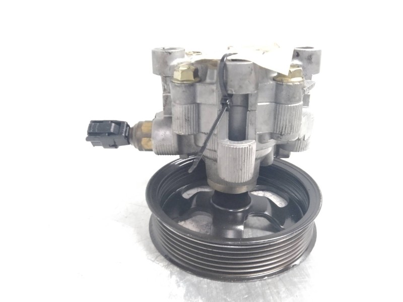 Recambio de bomba direccion para toyota avensis berlina (t25) 2.4 16v cat referencia OEM IAM   