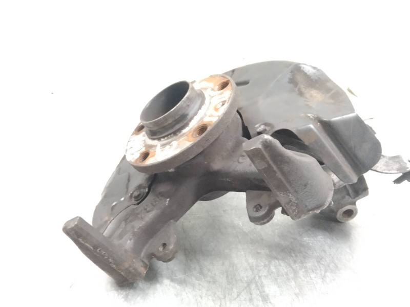 Recambio de mangueta delantera derecha para skoda fabia familiar (6y5) comfort line referencia OEM IAM    Recambio de mangueta delantera derecha para skoda fabia familiar (6y5) comfort line referencia OEM IAM