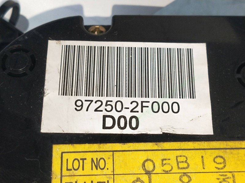 Recambio de mando calefaccion / aire acondicionado para kia cerato 1.5 crdi referencia OEM IAM 972502F200  
