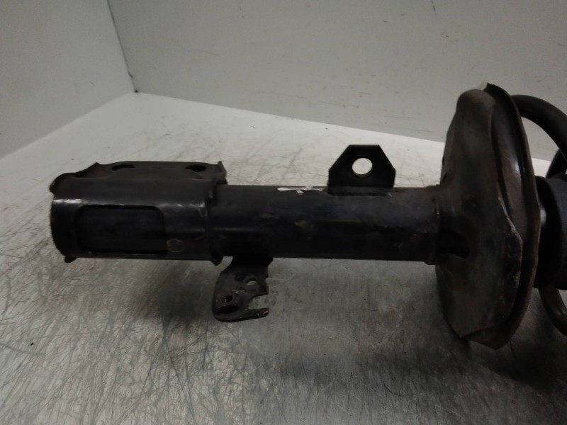Recambio de amortiguador delantero izquierdo para toyota corolla verso (e12) referencia OEM IAM   