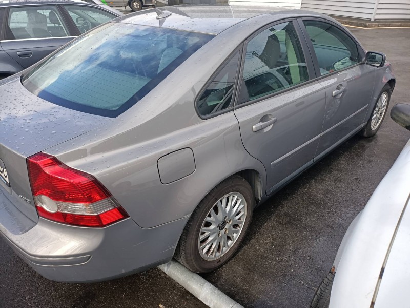 volvo s40 berlina del año 2004