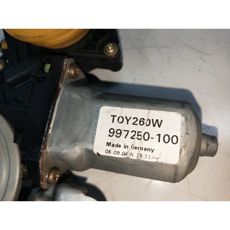 Recambio de elevalunas delantero derecho para toyota corolla verso (r1) 2.0 turbodiesel cat referencia OEM IAM 997250100  5P