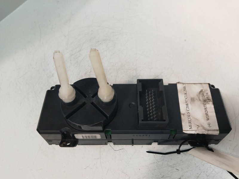 Recambio de mando calefaccion / aire acondicionado para mercedes clase clk (w208) coupe 2.0 16v cat referencia OEM IAM 208302985