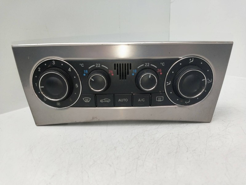 Recambio de mando calefaccion / aire acondicionado para mercedes clase c (w203) sportcoupe referencia OEM IAM A2038303435 F01150