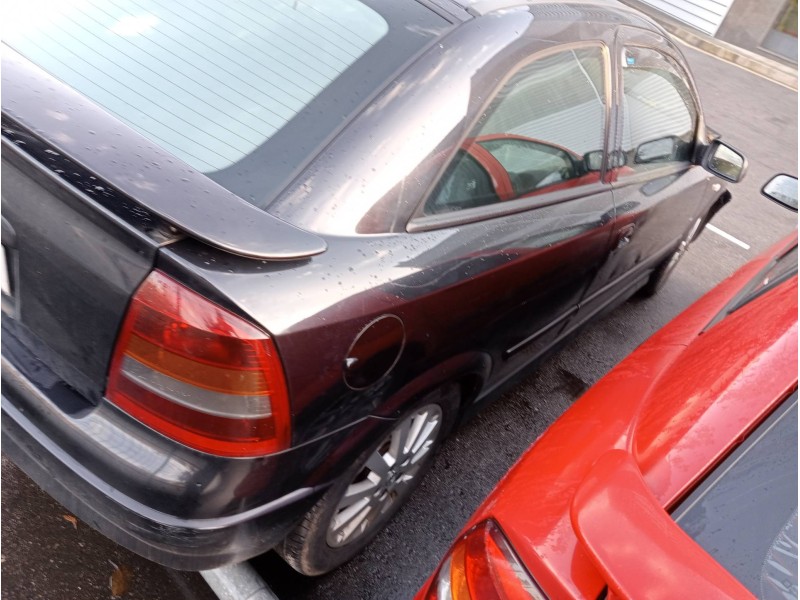 opel astra g berlina del año 2004