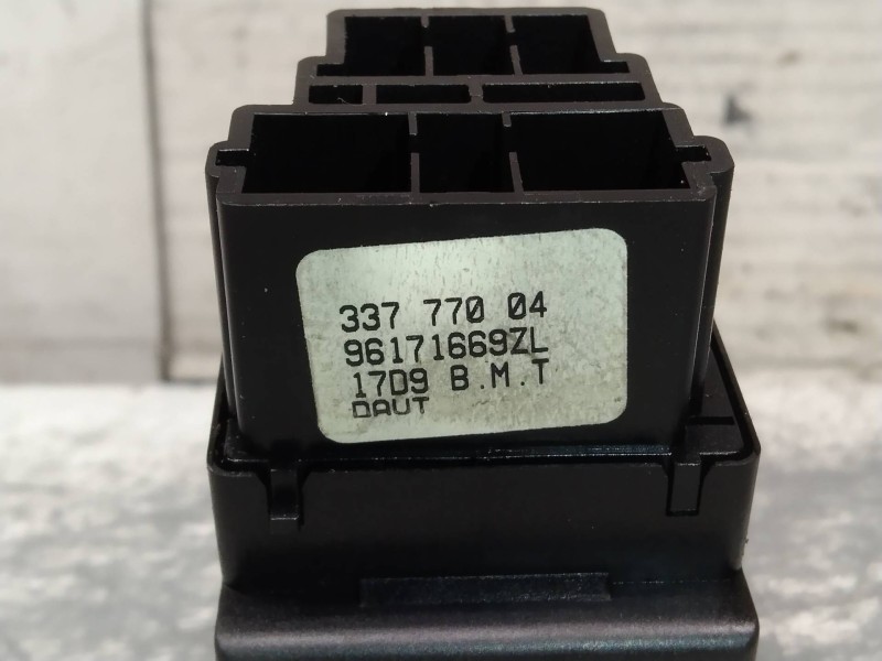 Recambio de mando luces para peugeot 106 (s1) long beach referencia OEM IAM 96171669ZL 33777004 