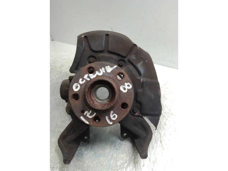 Recambio de mangueta delantera izquierda para skoda octavia berlina (1u2) 1.6 referencia OEM IAM   