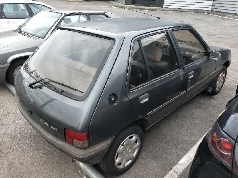 peugeot 205 berlina del año 1992 peugeot 205 berlina del año 1992