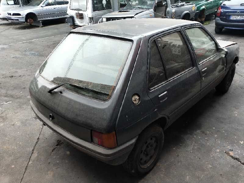 peugeot 205 berlina del año 1990