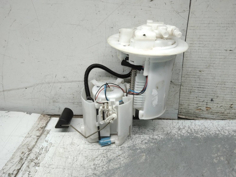 Recambio de bomba combustible para toyota auris básico referencia OEM IAM   